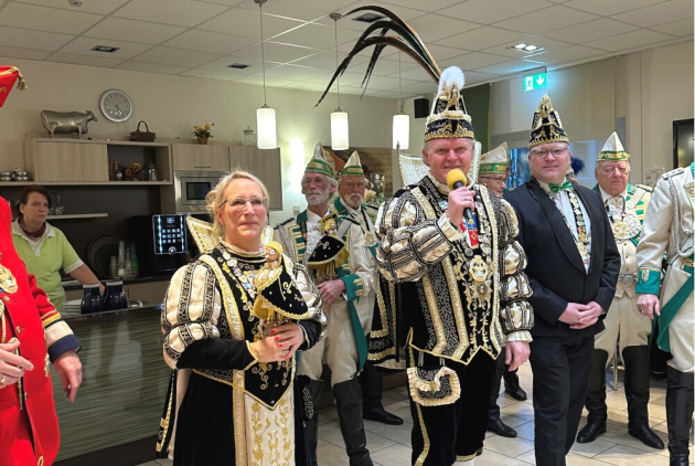 Krefeld: KarnevalistInnen im Hausrestaurant.