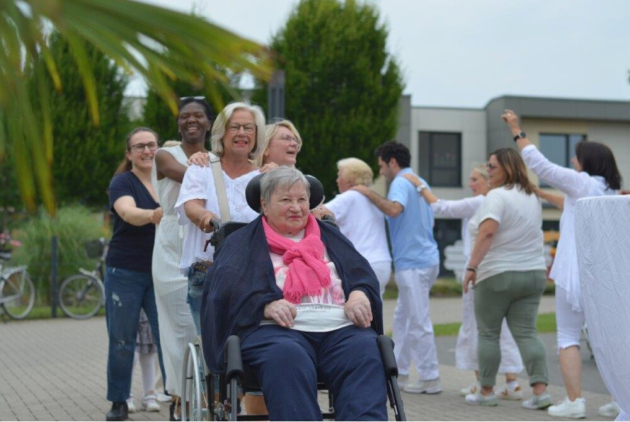Geldern: Polonaise beim Sommerfest.
