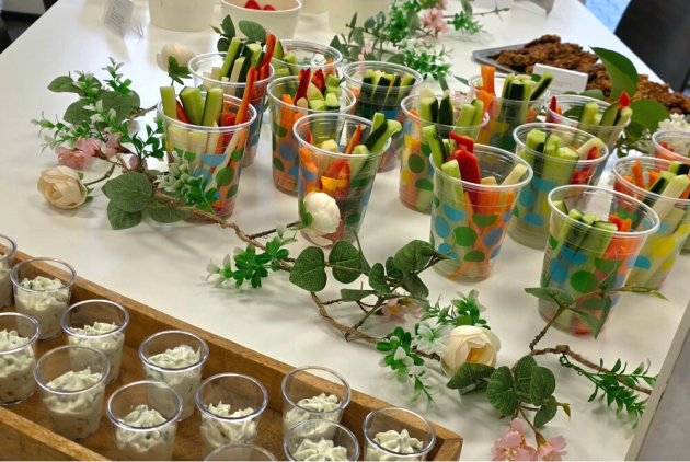 Neuwied: Gesundes Frühstück mit Gemüse und Dips.