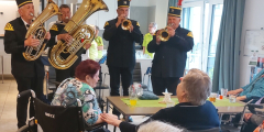 Dorsten: Knappenquartett spielt vor BewohnerInnen auf dem Sommerfest.