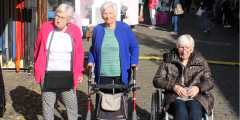 Geldern: Drei Bewohnerinnen auf dem Buttermarkt in Kempen.