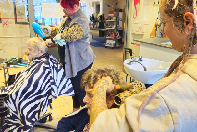 Krefeld Neueröffnung Friseurbetrieb