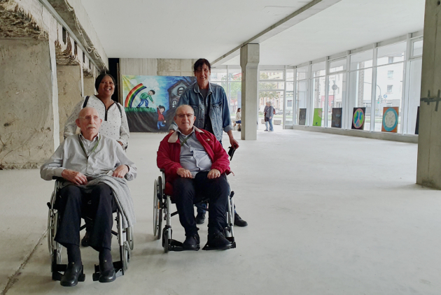 BELLINI Krefeld Down Town Gallery, großes Bild im Hintergrund von MaximNoise (aus Neuss)